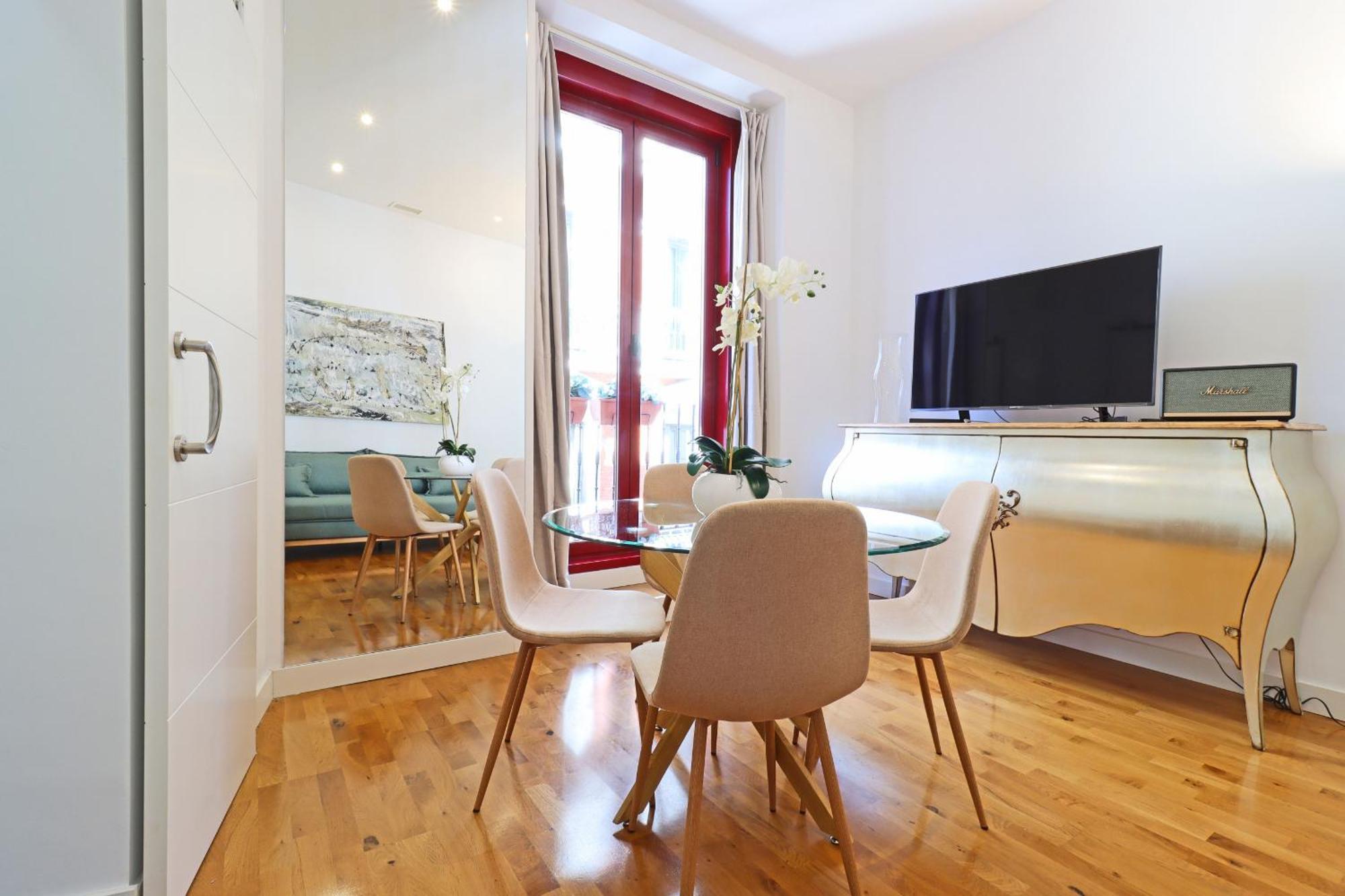 Chueca Suites Madrid Exterior photo